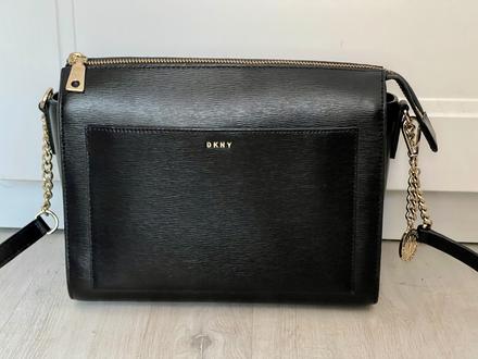 Dkny crossbody kabelka, koža, dkny