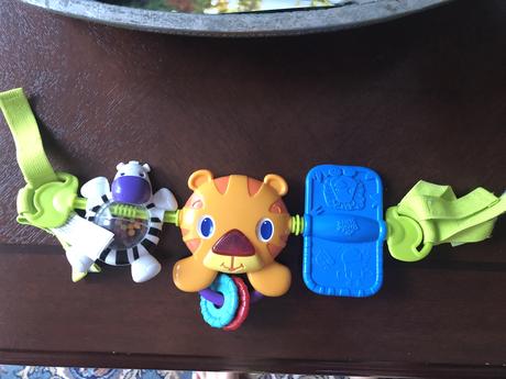 Hracka na autosedacku bright stars,