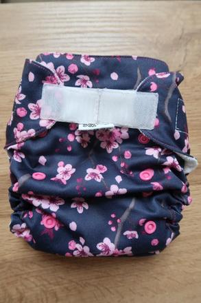 Kapsová plenka aio - kvetoucí třešně, majab