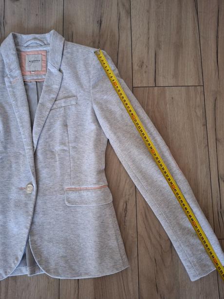 Krásne športovo-elegantné sako, reserved,34