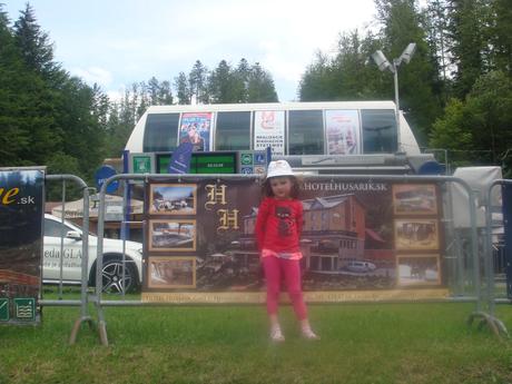 Cerveny pulover s ciernou mackou, h&m,116