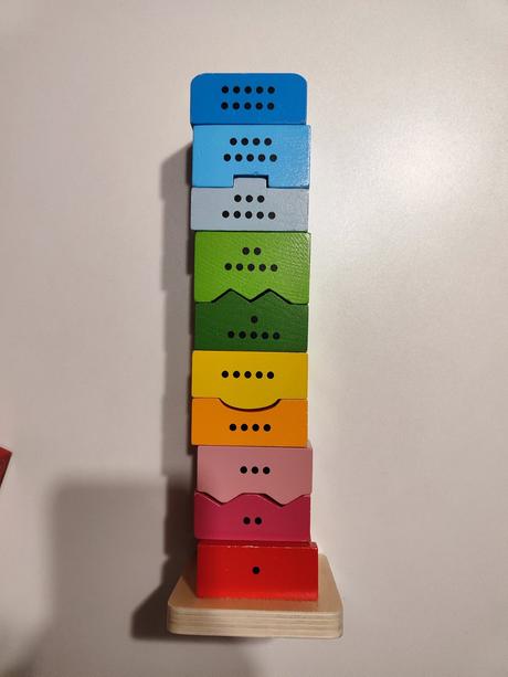 Drevená motoricka  veža s cislami, 