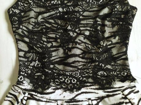 Šaty s čipkou miss one, xs