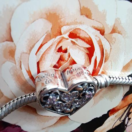 Prívesok plný lásky, 