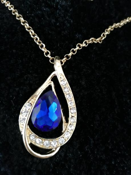 Náhrdelník a náušnice, 