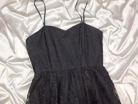 Luxusné čipkované šaty s bolerkom, m