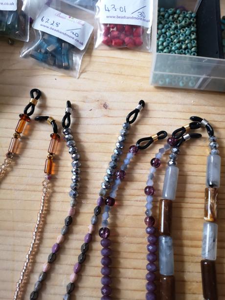 Retiazky na slnečné a dioptrické okuliare,