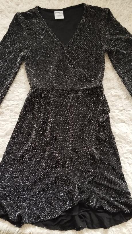 Príležitostné šaty, 134