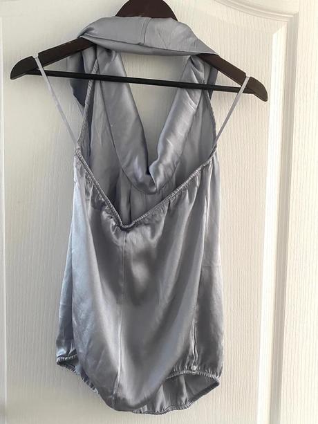 Strieborný hodvábny top imperial s ramienkami, m
