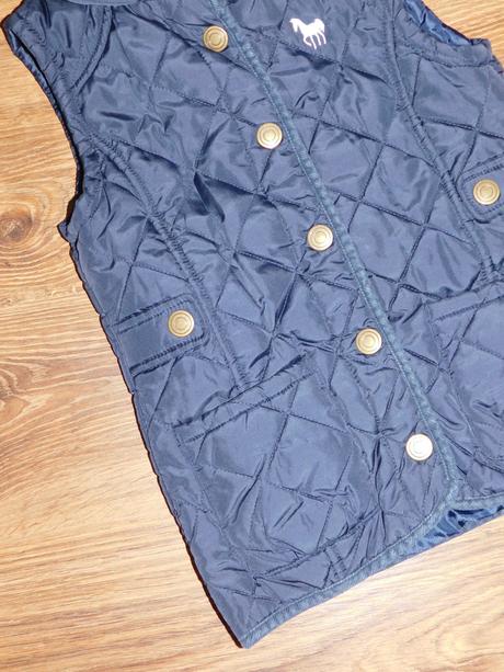 Tmavomodrá vesta tu, tu,128