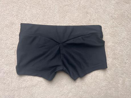 Gymnastické kraťase, 116