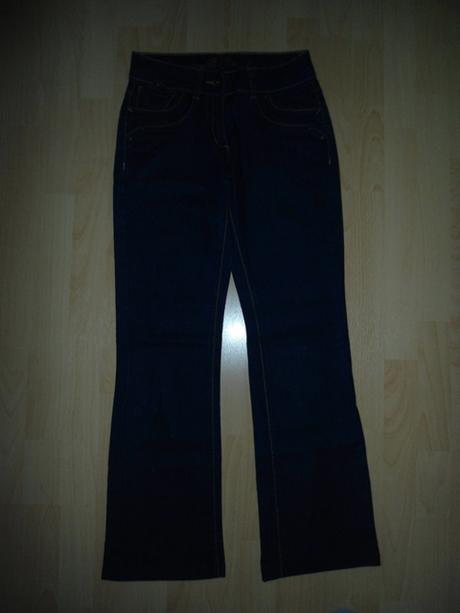 Tmavomodre rifle, 34