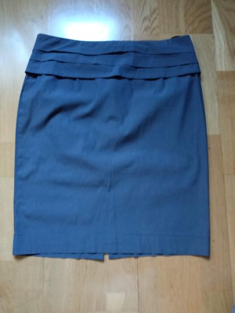 Luxusná emporio armani sukňa veľ. 36, s