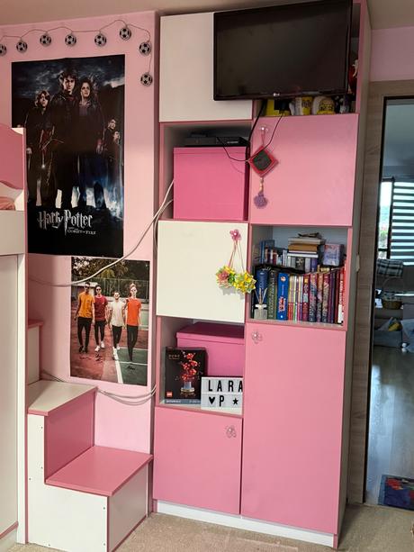 Dievčenský nábytok, 