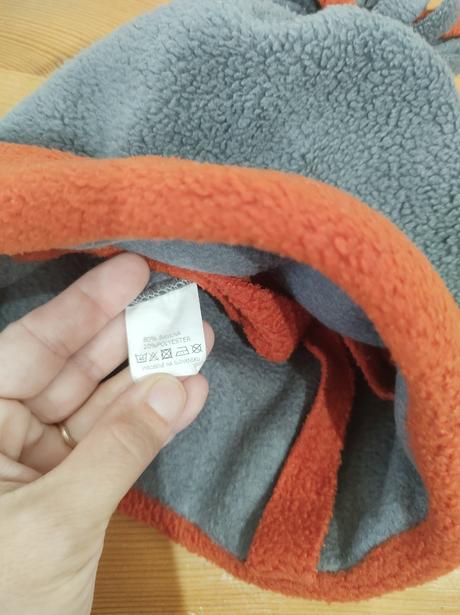 Čiapka sivá flisová, 