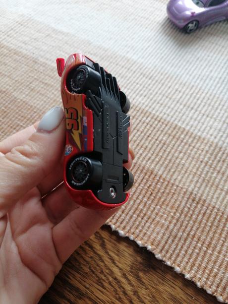Autá cars,,mcqueen,, zo série 1.2.3.,