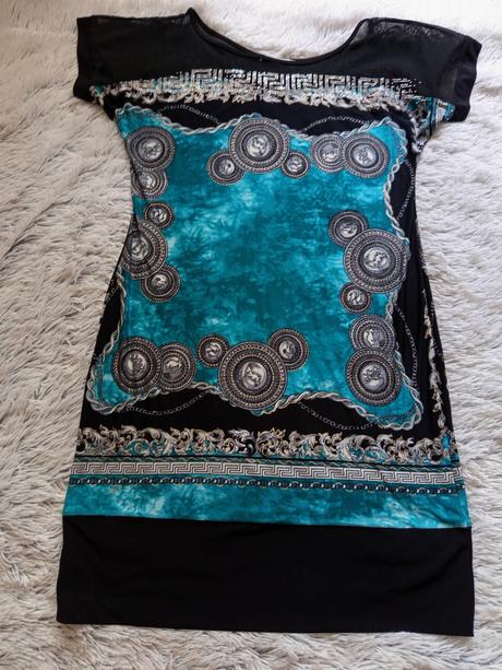 Farebné šaty so vzorom, 