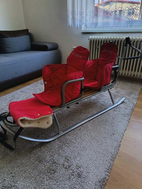 Sánky pre dvojičky, 