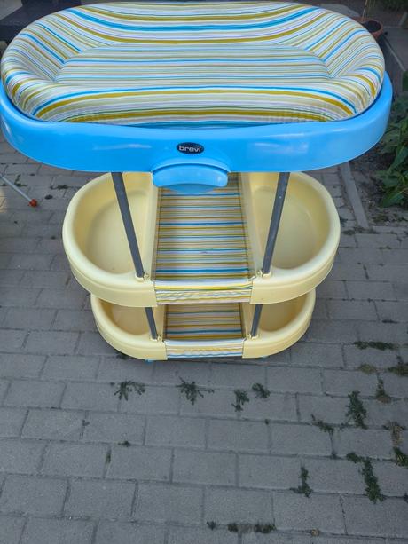 Vanička a prebaľovací  pult, 