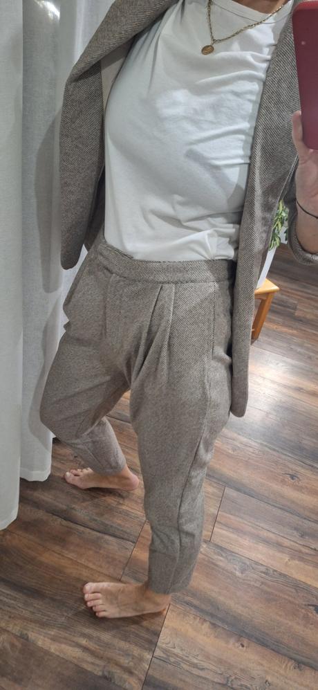 Komplet sako nohavice so zamykmi vel 36/38, reserved,m