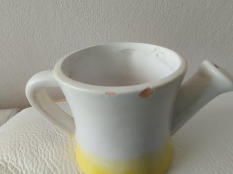 Kvetináče  keramické,obaly žltej  farby rôzne, 