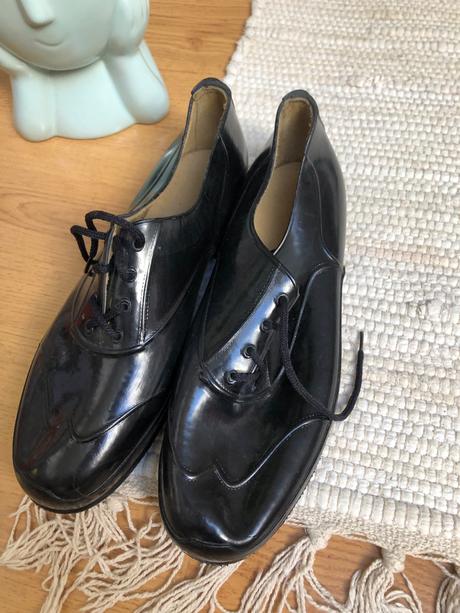 Čierne lesklé lakované topánky / lakovky, 37