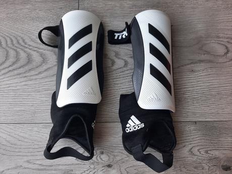 Chrániče na futbal adidas, 