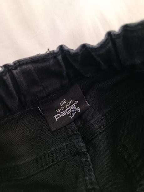 Džínsy s flitrami, 146