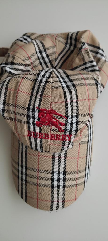 Dievčenská šiltovka, 146