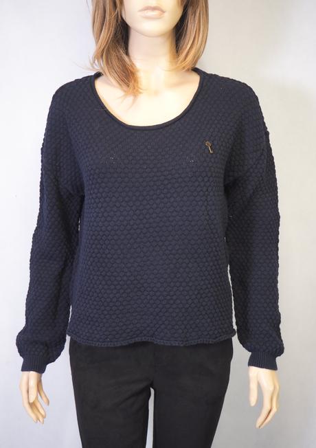 Luxusný tmavomodrý pulover twenty three, 42