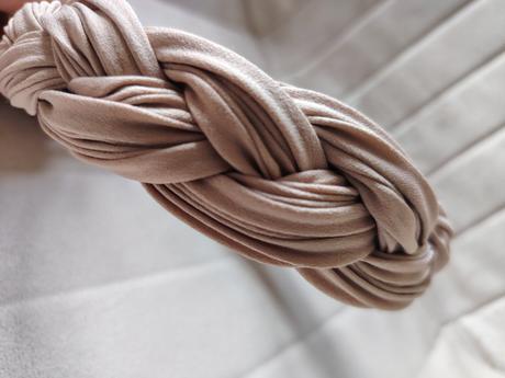 Štýlová béžová prepletená čelenka do vlasov, 