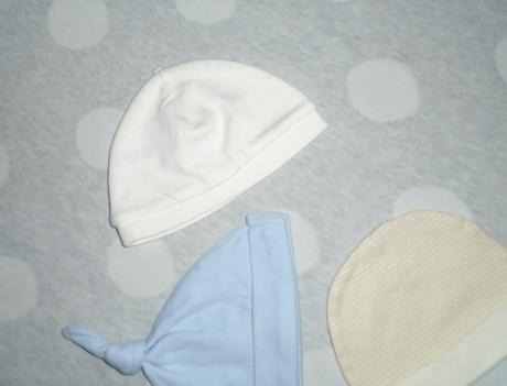 3 x prechodná čiapka na 3 až 6 mesiacov, nutmeg,68