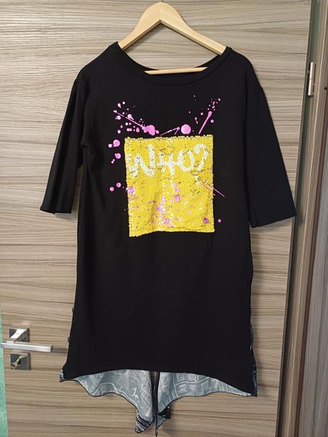 Šaty s flitrami a uväovaním, m