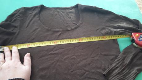 Hnedy pulover s vystrihom, atmosphere,42