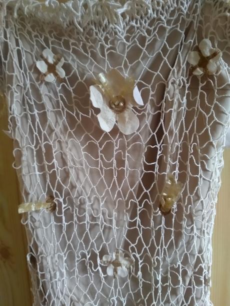 Šaty z pavučiny, s