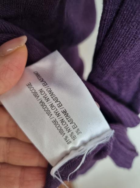 Fialový svetrík s kamienkami m, m