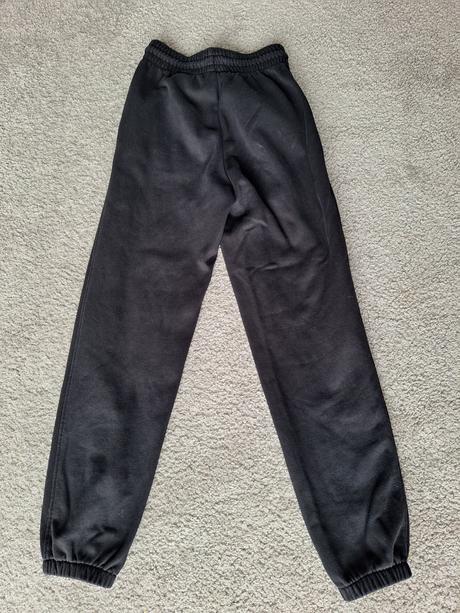 Čierne tepláky, h&m,xs