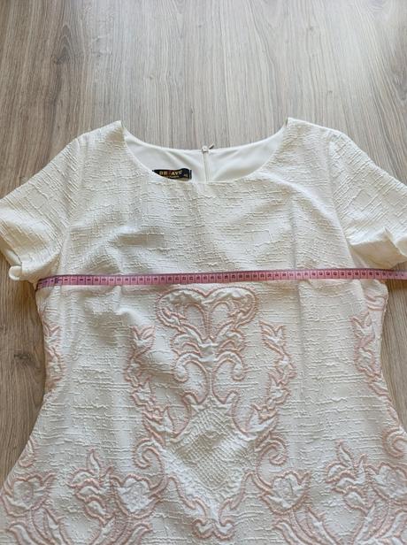 Dámske slávnostné šaty, 48