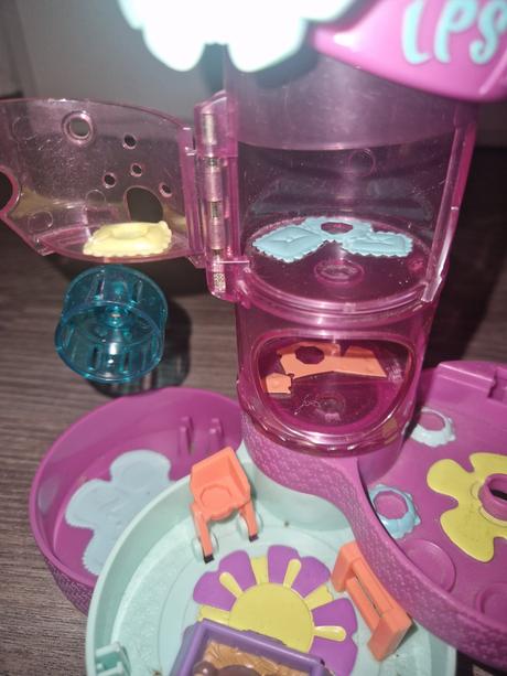 Littlest pet shop teeniest tinest deluxe playset, 