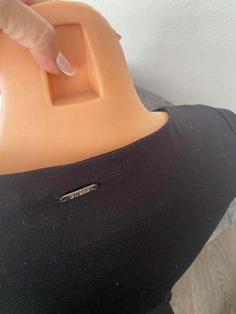 Guess nádherný topik s/m, guess,m