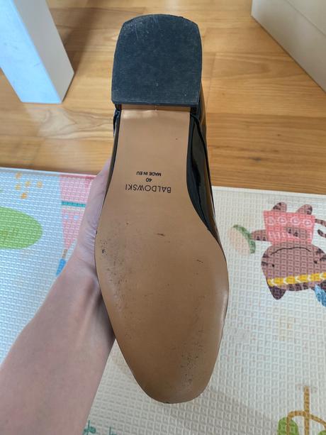 Lakované koužené poltopánky baldowski, 40