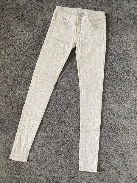 Biele jegginsy super elasticke s/m, 28