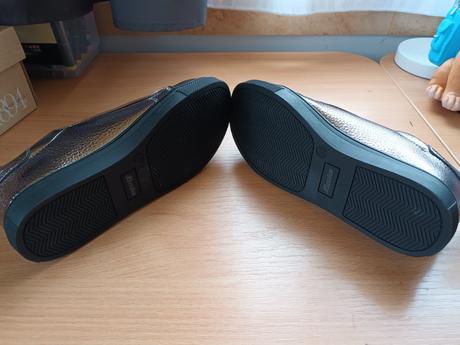 Dievčenské tenisky nenosené, baťa,33