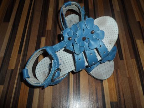 Sandálky, baťa,30