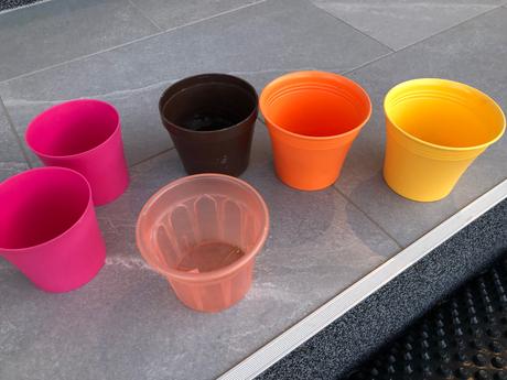 Kvetináče plastove,