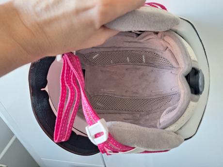 Lyziarska prilba etape, etape,s