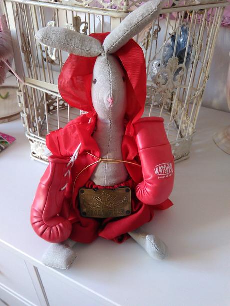 Zajačik boxer hračka aj dekorácia, 