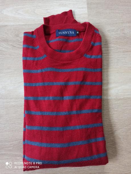 Cerveny sveter + tričko zadarmo, m