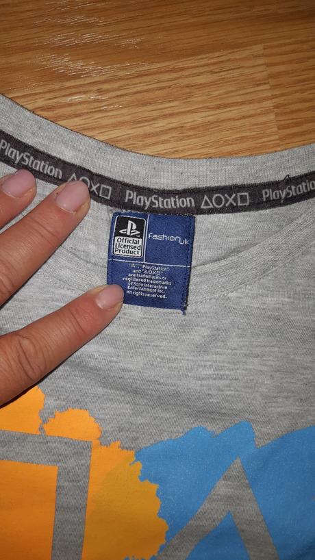 Tričko play station 152 5x oblečené, 152