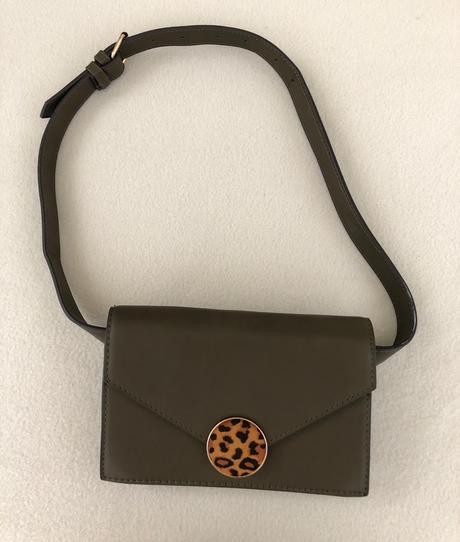 Crossbody v olivovej zelenej,